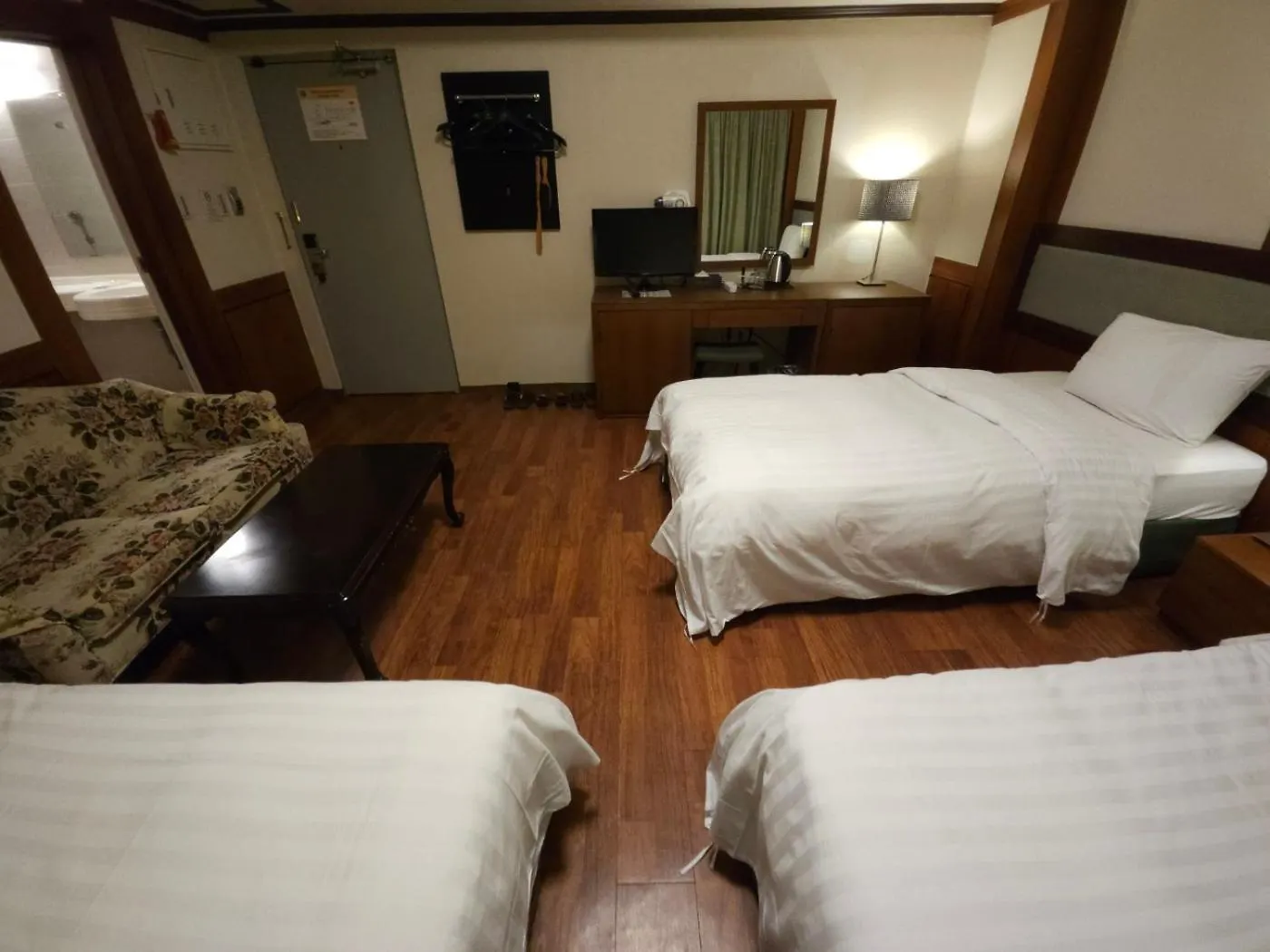 Insadong Crown Hotel Сеул 3*,  Южная Корея