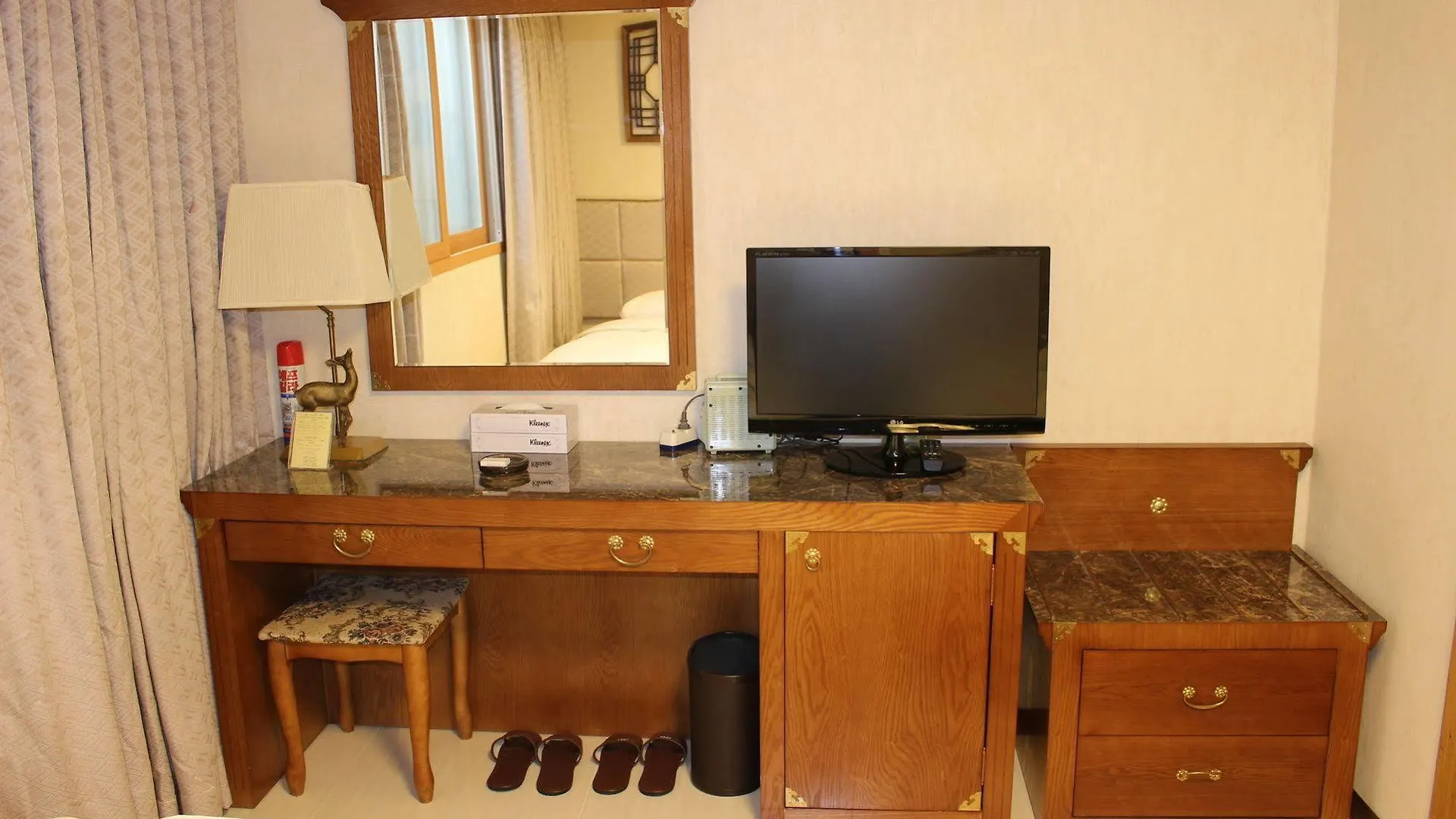 ***  Insadong Crown Hotel Сеул Южная Корея