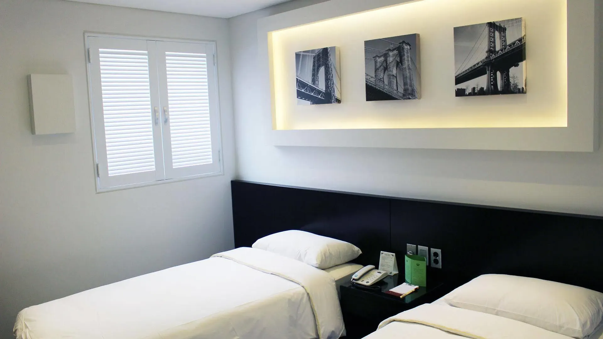 Insadong Crown Hotel Сеул 3*,