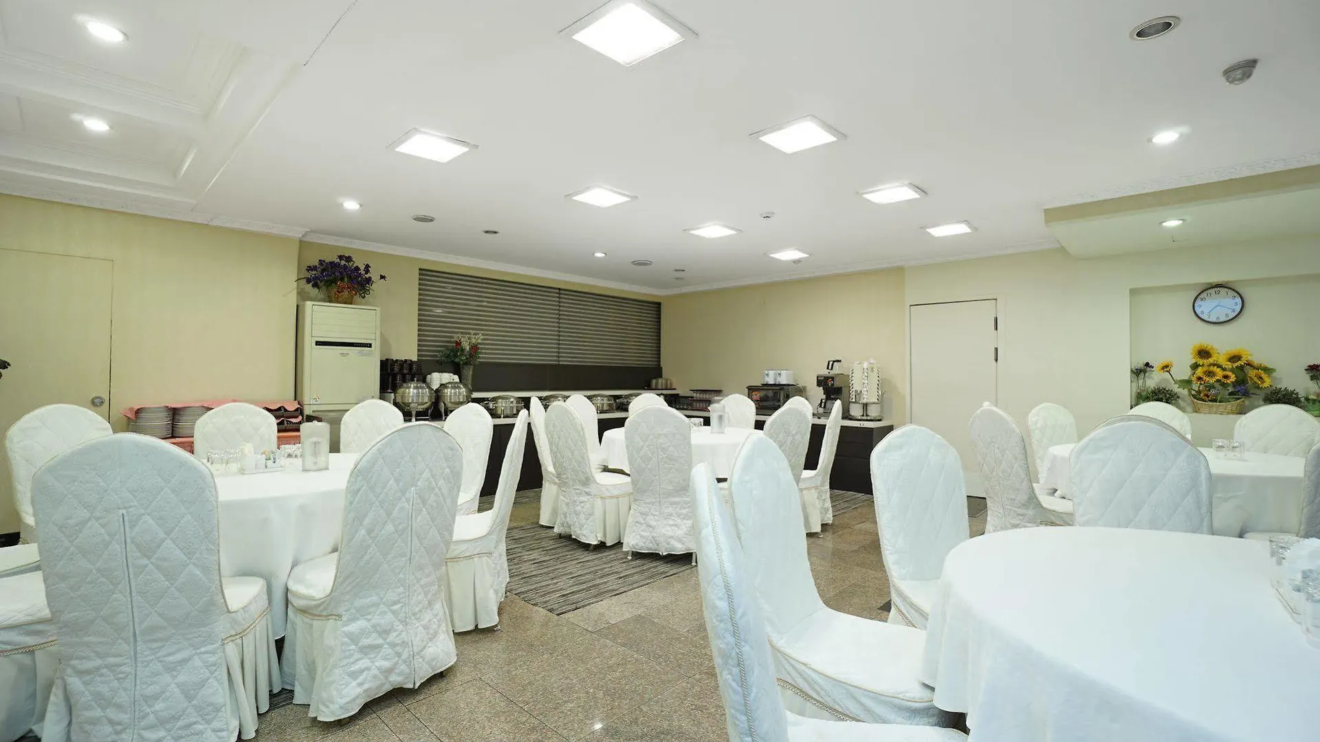 Insadong Crown Hotel Сеул 3*,